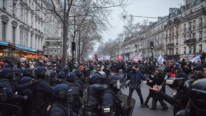 French unions call for more protests on Jan. 31 against pension changes