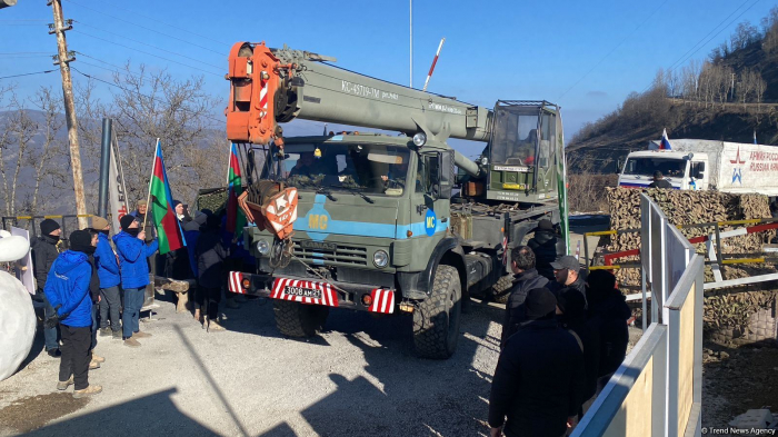   Supply vehicles of Russian peacekeepers pass freely through Lachin-Khankandi road   