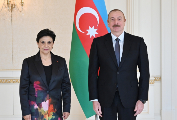 Presidente de Azerbaiyán recibe las credenciales de la Embajadora entrante de México  