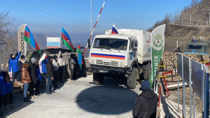   Eleven more vehicles of Russian peacekeepers pass freely along Lachin-Khankandi road  