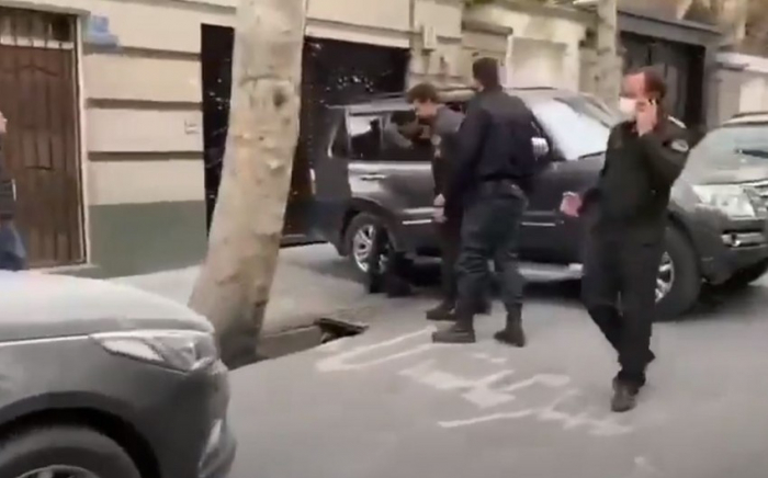  Person, die die Botschaft von Aserbaidschan im Iran angegriffen hat,  wurde festgenommen  