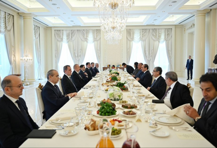 Dinner hosted on behalf of President Aliyev in honor of Egypt