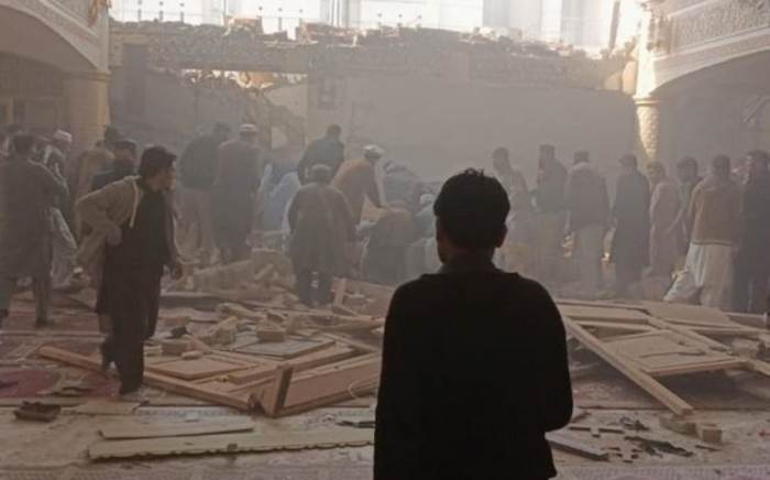   Bei einer Explosion in einer Moschee in Pakistan   starben 17 Menschen und mehr als 90 Menschen wurden verletzt - VIDEO    