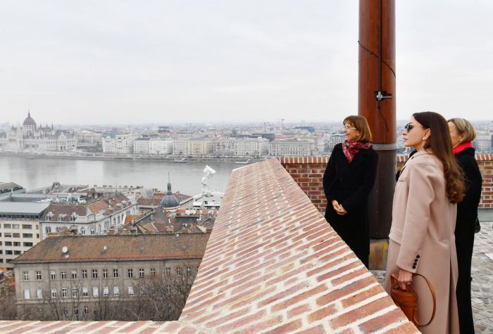   Mehriban Aliyeva teilt Aufnahmen von ihrem Besuch mit dem Präsidenten Ilham Aliyev in Ungarn  