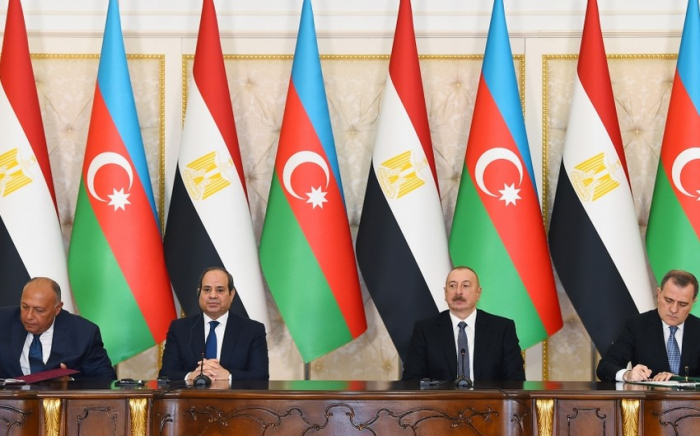   Azerbaiyán y Egipto firman documentos  