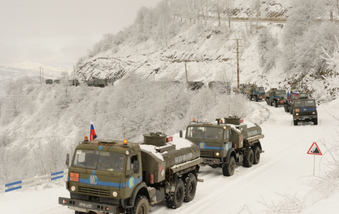   23 vehicles belonging to Russian peacekeeping contingent pass freely through protest area  