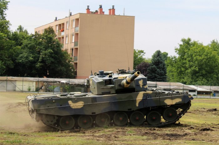 İspaniya hələlik Ukraynaya tank verməyi düşünmür