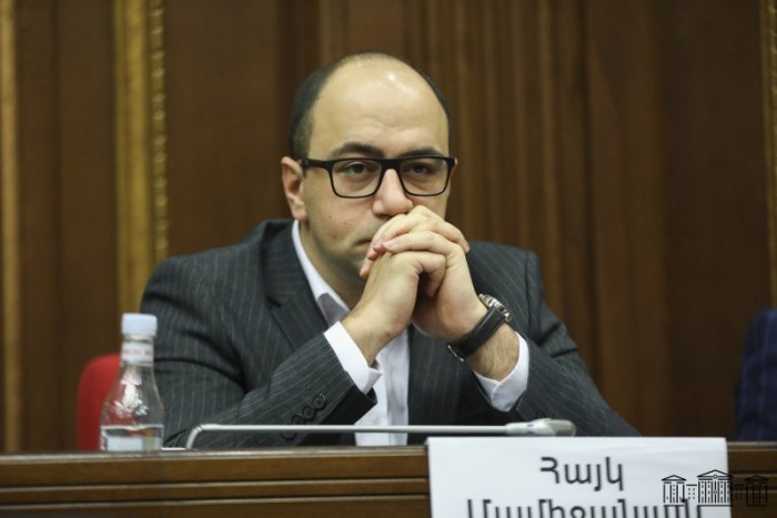 "İlk dəfədir ki, rus bazası bizə təhdiddir deyirik" -    Erməni deputat      