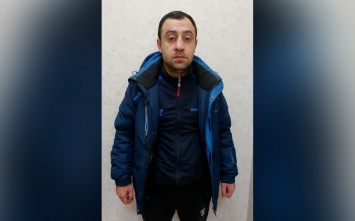 Dayanacaqda qadını bıçaqlamaq istədi - FOTO Dayanacaqda qadını bıçaqlamaq istədi - FOTO