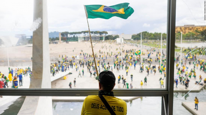 Brésil : des manifestants pro-Bolsonaro prennent d