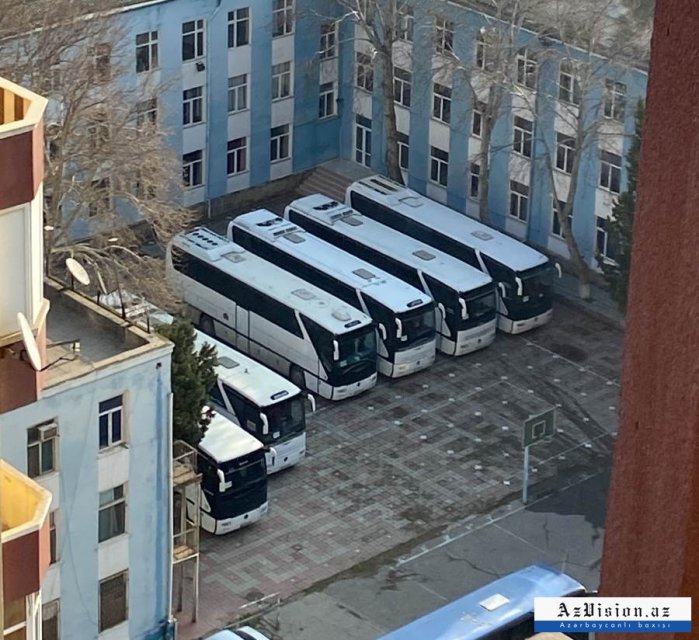   Sumqayıtda təmirə bağlanan məktəbin şagirdləri üçün avtobuslar ayrıldı   