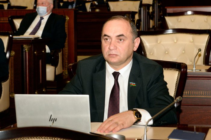      Deputat:    "Erməni kilsəsi tarixi səhvlərini təkrarlayır"   
   
