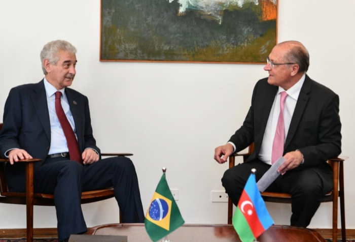   Viceprimer ministro de Azerbaiyán asiste a la ceremonia de juramento del presidente de Brasil  