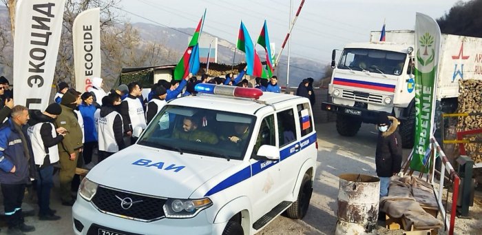    Laçın yolundan sülhməramlıların 9 maşını keçib   