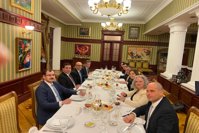 Hikmət Hacıyev İsraildə yüksək səviyyəli rəsmilərlə görüşdü Hikmət Hacıyev İsraildə yüksək səviyyəli rəsmilərlə görüşdü
