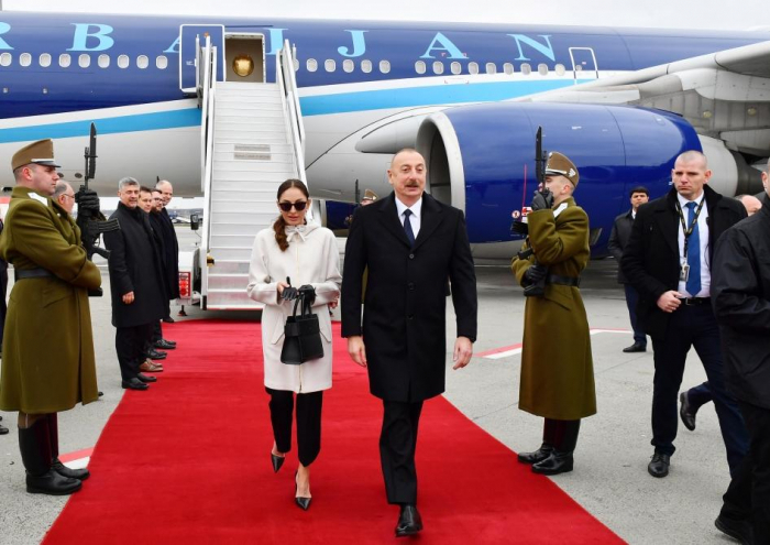   Ilham Aliyev parte rumbo a Hungría   