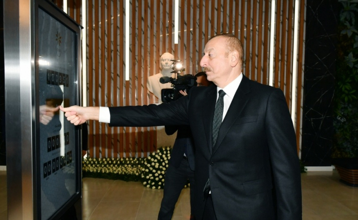  Presidente Ilham Aliyev asiste a la inauguración de la "Casa PYME de Bakú" 