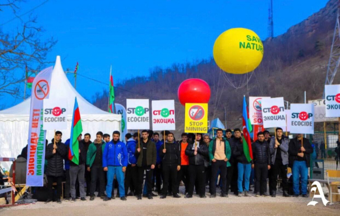 Des militants écologistes azerbaïdjanais poursuivent leur manifestation sur la route Latchine-Khankendi 