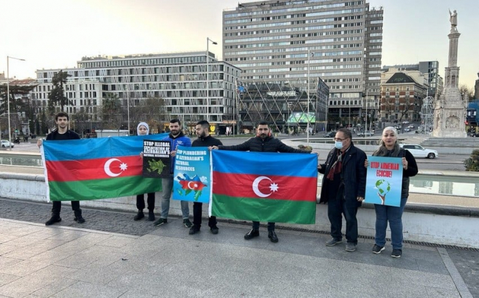   Aserbaidschaner haben in Madrid gegen den armenischen Öko-Terror protestiert   - FOTOS    