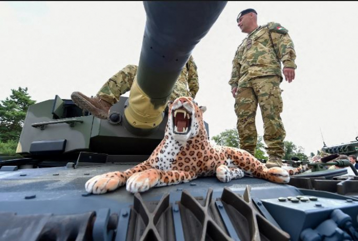   Bloomberg:    "Berlin sabah Kiyevə "Leopard"ların göndərilməsinə icazə verə bilər"