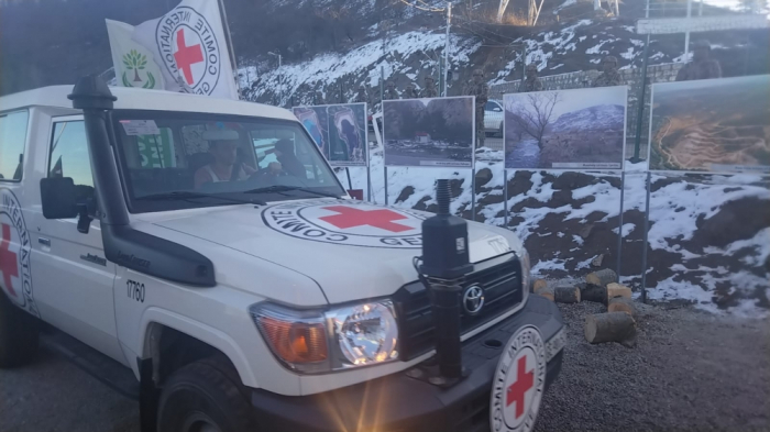   ICRC vehicles drive freely along Azerbaijan