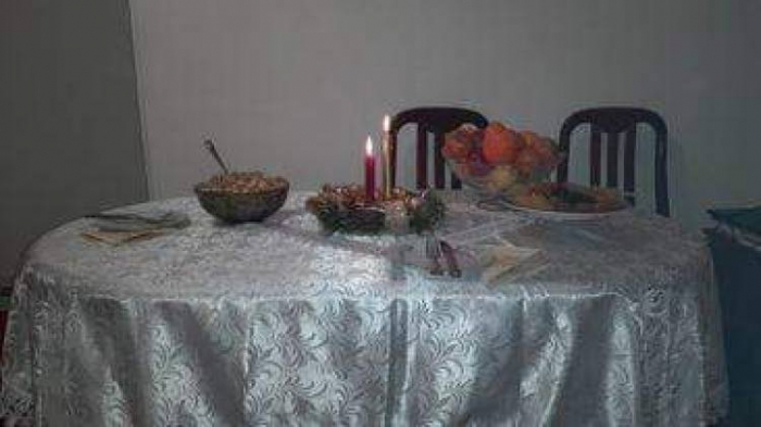    Bakıda bayram, İrəvanda matəm süfrəsi  
   