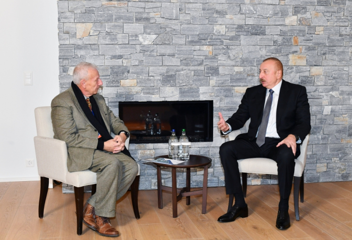  El Presidente de Azerbaiyán se reunió con el Director General de "Kromatix SA" en Davos 