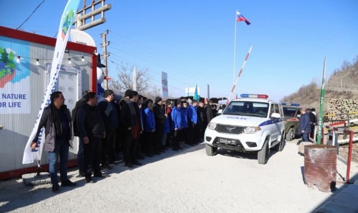    Sülhməramlıların daha üç avtomobilinin keçidinə şərait yaradılıb  
   
