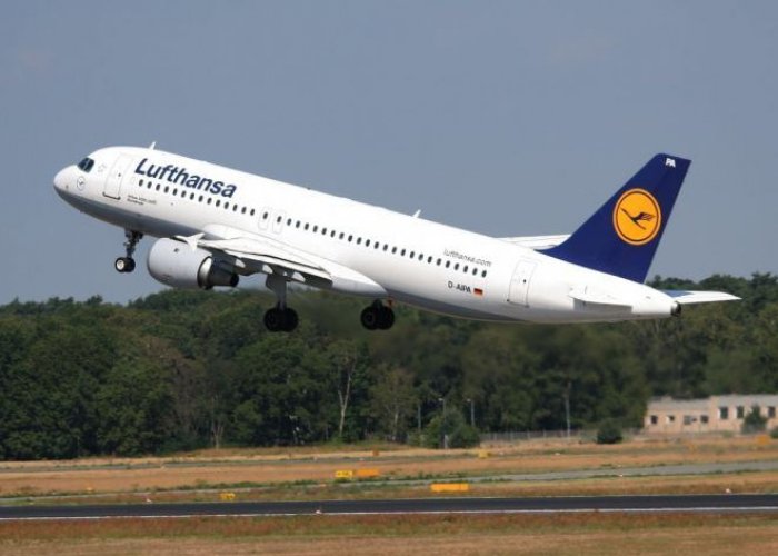 Frankfurt-Astana təyyarəsi Bakıya təcili eniş edib