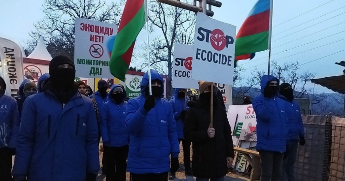  Peaceful protests of Azerbaijanis on Khankandi-Lachin road continue despite snowy weather 