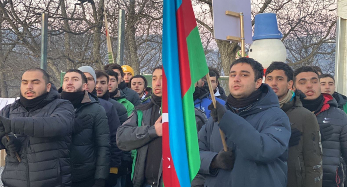   Eco-activists continue their peaceful protest of Azerbaijani on Lachin-Khankendi road   