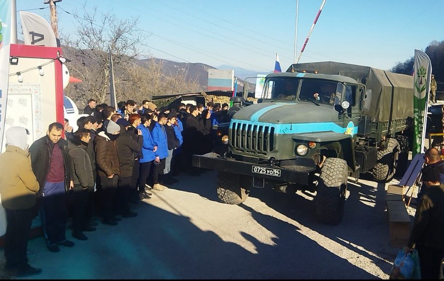    Laçın yolundan sülhmərmalıların 8 avtomobilinin keçidinə şərait yaradılıb   