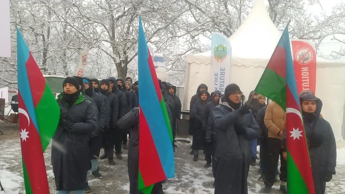 Azerbaijani eco-activists continues peaceful protests on Lachin-Khankendi road