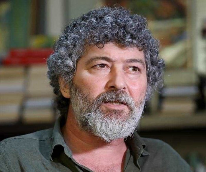    "Yüksək vəzifəlilər öz aralarında rusca danışır" -    Şahbaz Xuduoğlu       