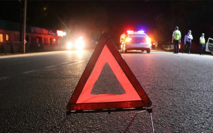 Sabirabadda “Mercedes” yük avtomobili ilə toqquşdu , ağır yaralı var Sabirabadda “Mercedes” yük avtomobili ilə toqquşdu , ağır yaralı var