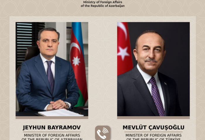  Entretien téléphonique entre les ministres des AE azerbaïdjanais et turc
