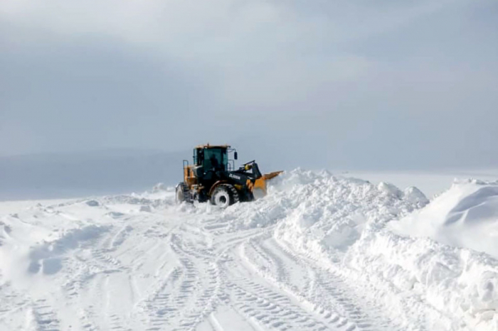   Ministerio de Defensa: Hasta 3.600 km de carreteras en las regiones de Kalbajar, Lachin y Dashkasan de Azerbaiyán se despejaron de nieve en enero-   VIDEO    
