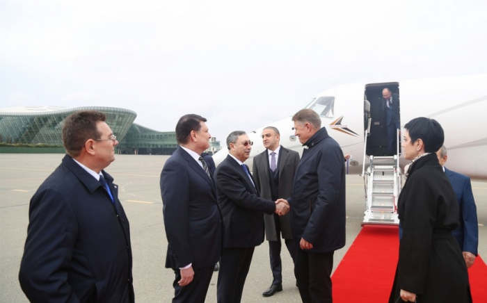  Rumänischer Präsident stattete Aserbaidschan einen offiziellen Besuch ab  - FOTO  