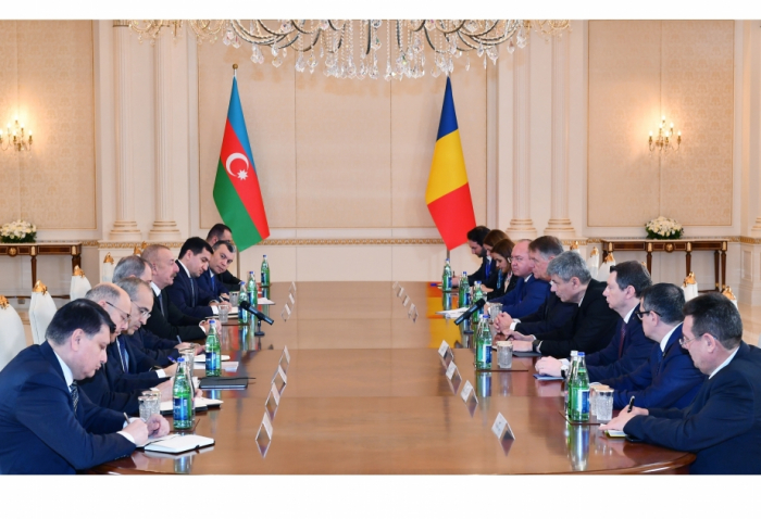   Präsident Aliyev hält ein erweitertes Treffen mit Klaus Iohannis ab  
