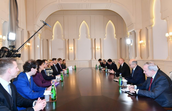 Ilham Aliyev a reçu une délégation conduite par la commissaire européenne chargée de l