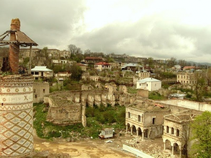   Un grupo de viajeros internacionales de 12 países inicia un viaje a Karabaj y Zangazur Oriental  