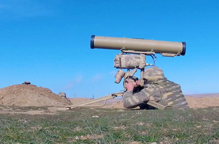   Aserbaidschanische Armee führt Schulungen zum Panzerabwehr-Lenkwaffenkomplex durch -   VIDEO    