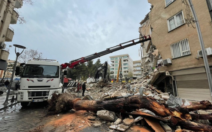   Zahl der Menschen, die bei dem Erdbeben in der Türkei starben, erreichte 3.432 und 21.103 Menschen wurden verletzt  