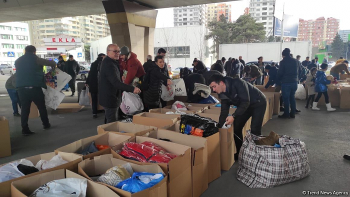 Azerbaijani citizens collecting humanitarian aid for quake-hit Türkiye