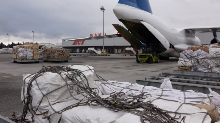   Aserbaidschan schickt ein weiteres Flugzeug mit humanitärer Hilfe in die Türkei  