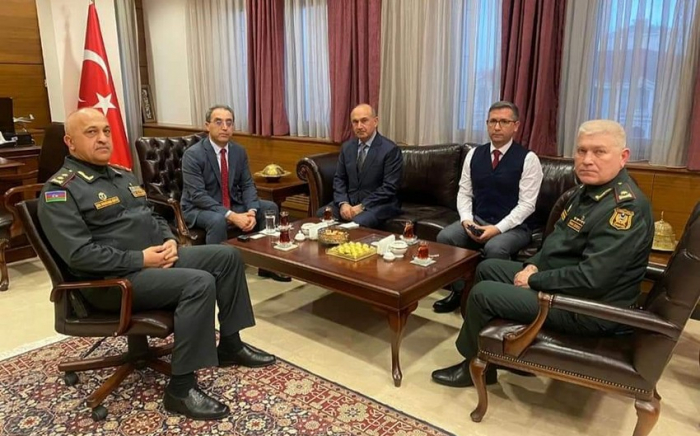  Stellvertretender Verteidigungsminister besuchte das Generalkonsulat der Türkei in Nachitschewan und drückte sein Beileid aus 
