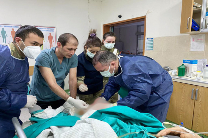   Nuestro personal médico militar comenzó a trabajar en Kahramanmaras, según dice el Ministerio de Defensa  