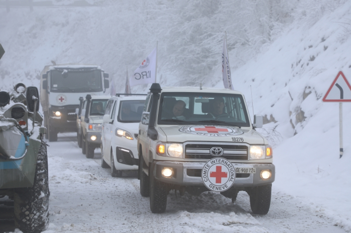 Six ICRC vehicles pass freely through protest area