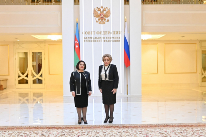   Sprecherin des aserbaidschanischen Parlaments trifft sich mit der Sprecherin des Rates der Russischen Föderation  