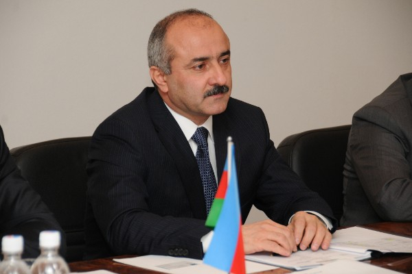    "Bəzi bələdiyyə sədrlərinin biliyi orta səviyyədən də aşağı olub"      
